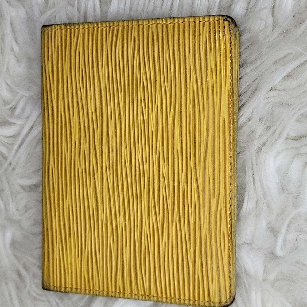 Louis Vuitton yellow epi card holder - Picture 2 of 12